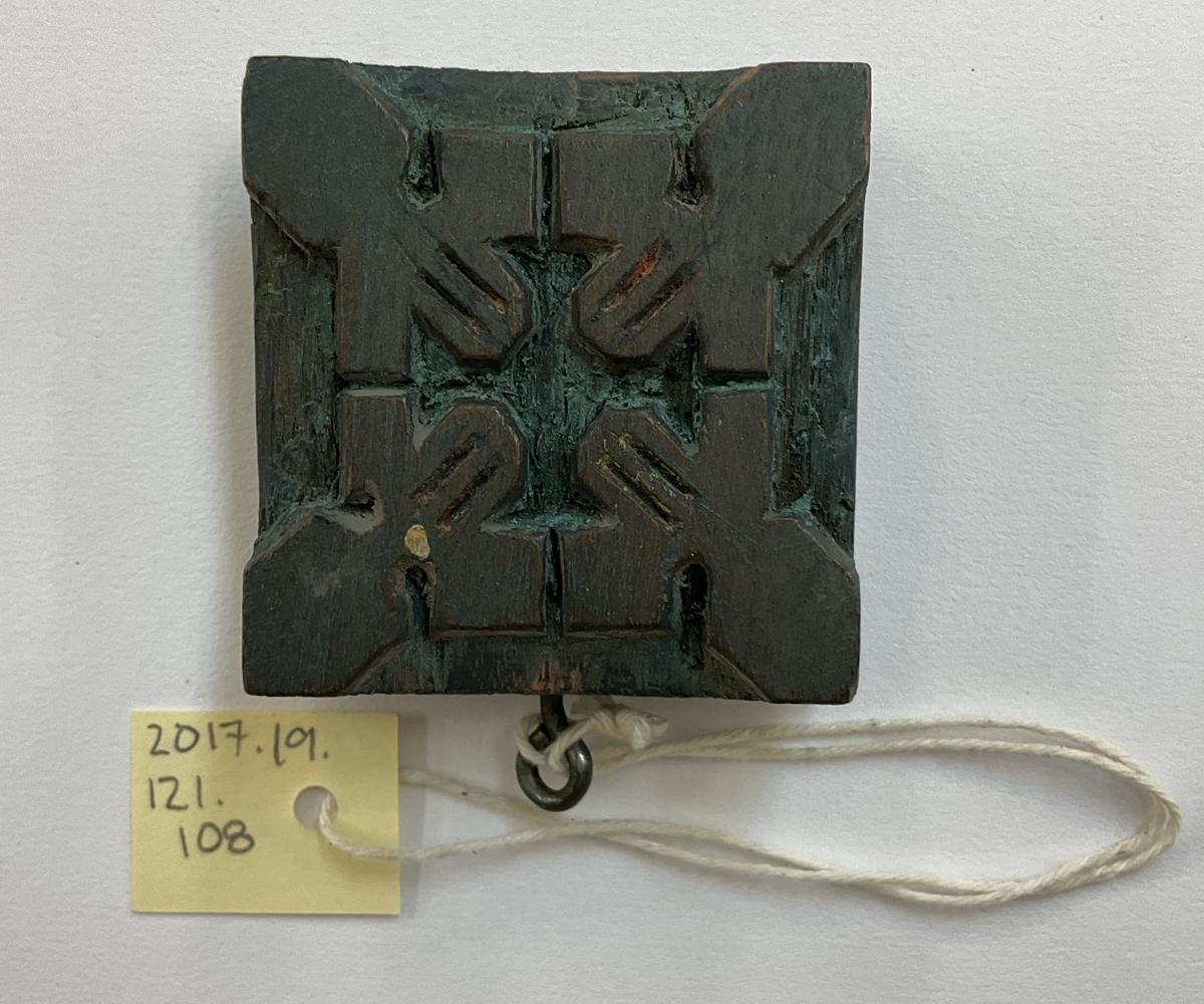 2017.0019.121.108 Tool (for textiles), Textile printing block, Reg Image, overall