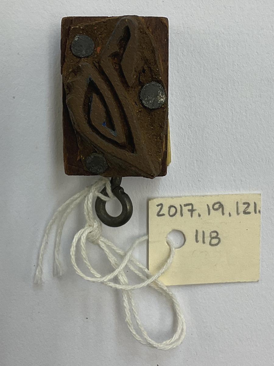2017.0019.121.118 Tool (for textiles), Textile printing block, Reg Image, overall