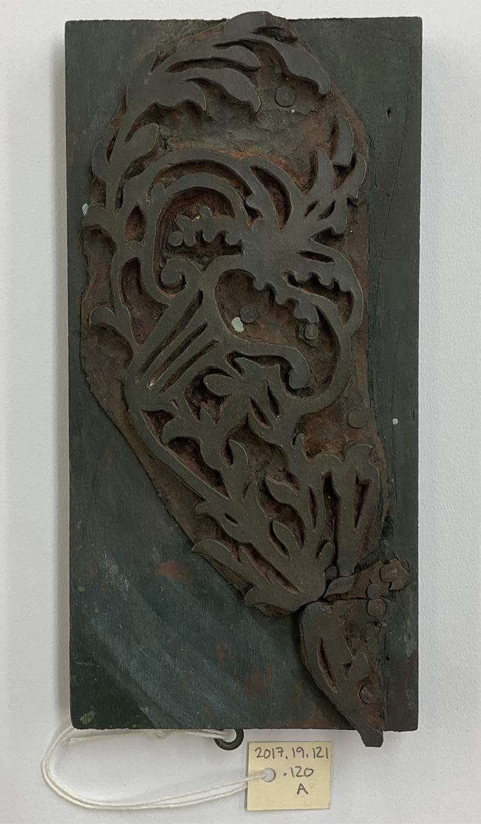 2017.0019.121.120 A Tool (for textiles), Textile printing block, Reg Image, overall