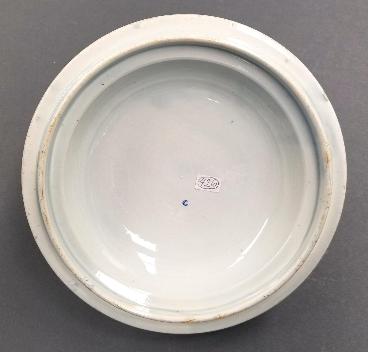 2018.0006.001 B Glacier lid, underside