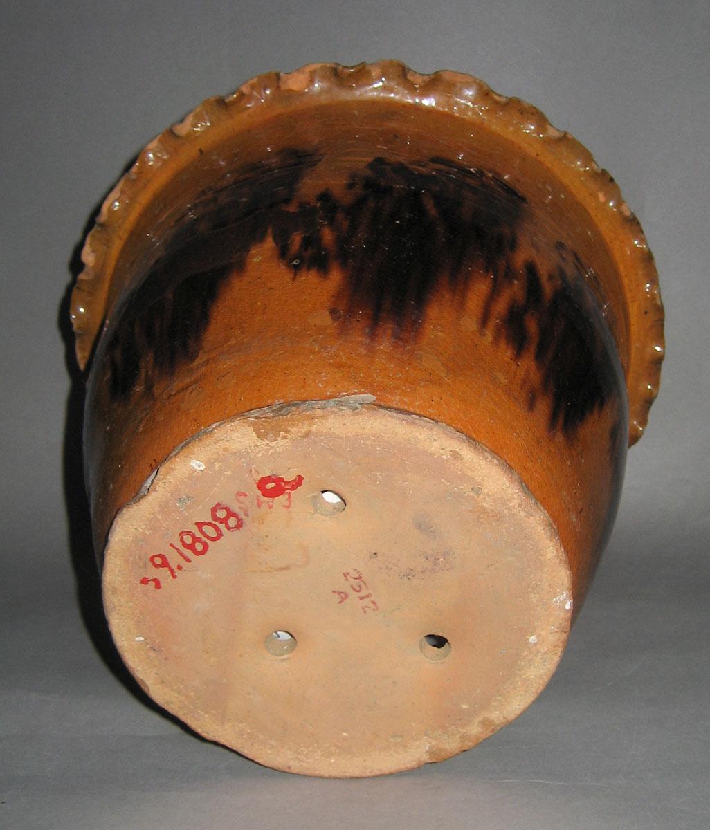 1959.1808 A, B Flowerpot (bottom of A)