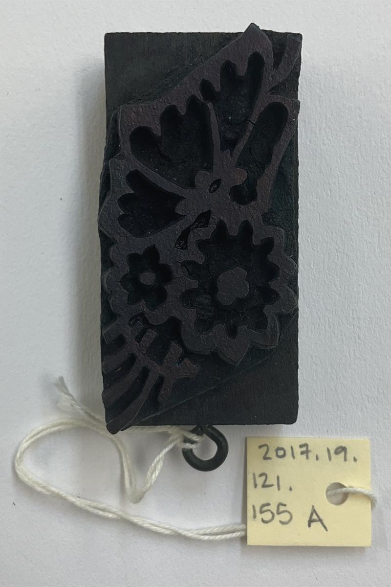 2017.0019.121.155 A Tool (for textiles), Textile printing block, Reg Image, overall