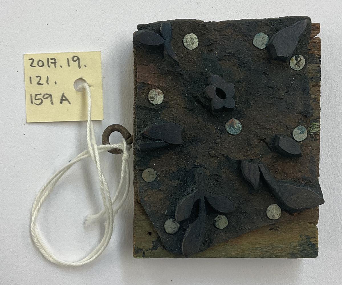 2017.0019.121.159 A Tool (for textiles), Textile printing block, Reg Image, overall