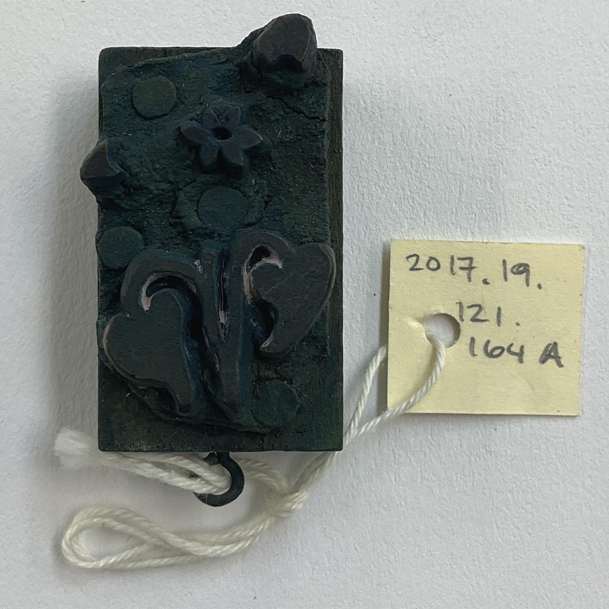 2017.0019.121.164 A Tool (for textiles), Textile printing block, Reg Image, overall