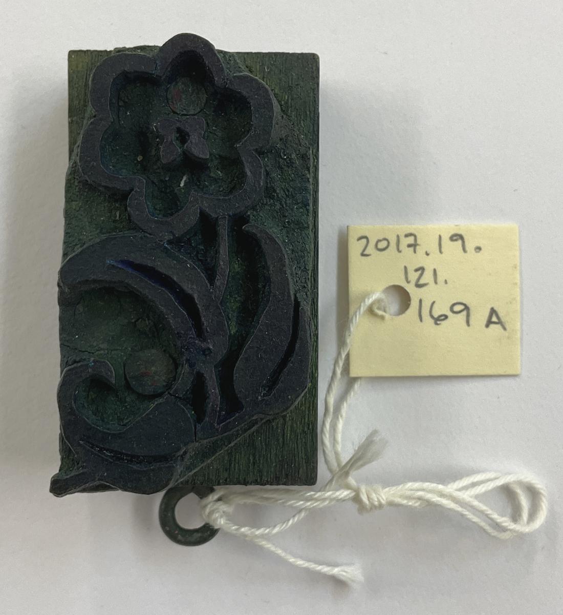 2017.0019.121.169 A Tool (for textiles), Textile printing block, Reg Image, overall