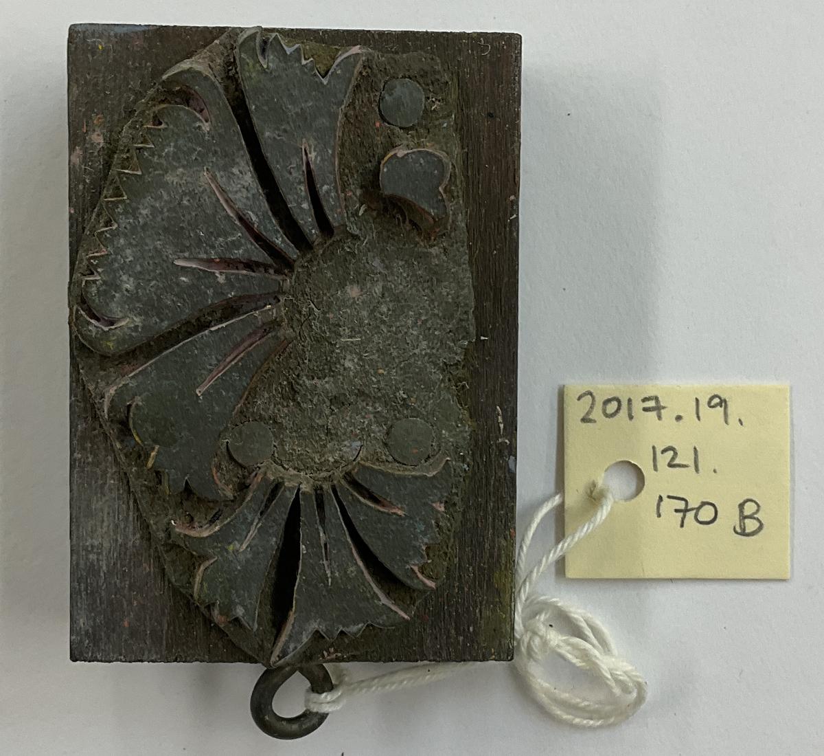 2017.0019.121.170 B Tool (for textiles), Textile printing block, Reg Image, overall