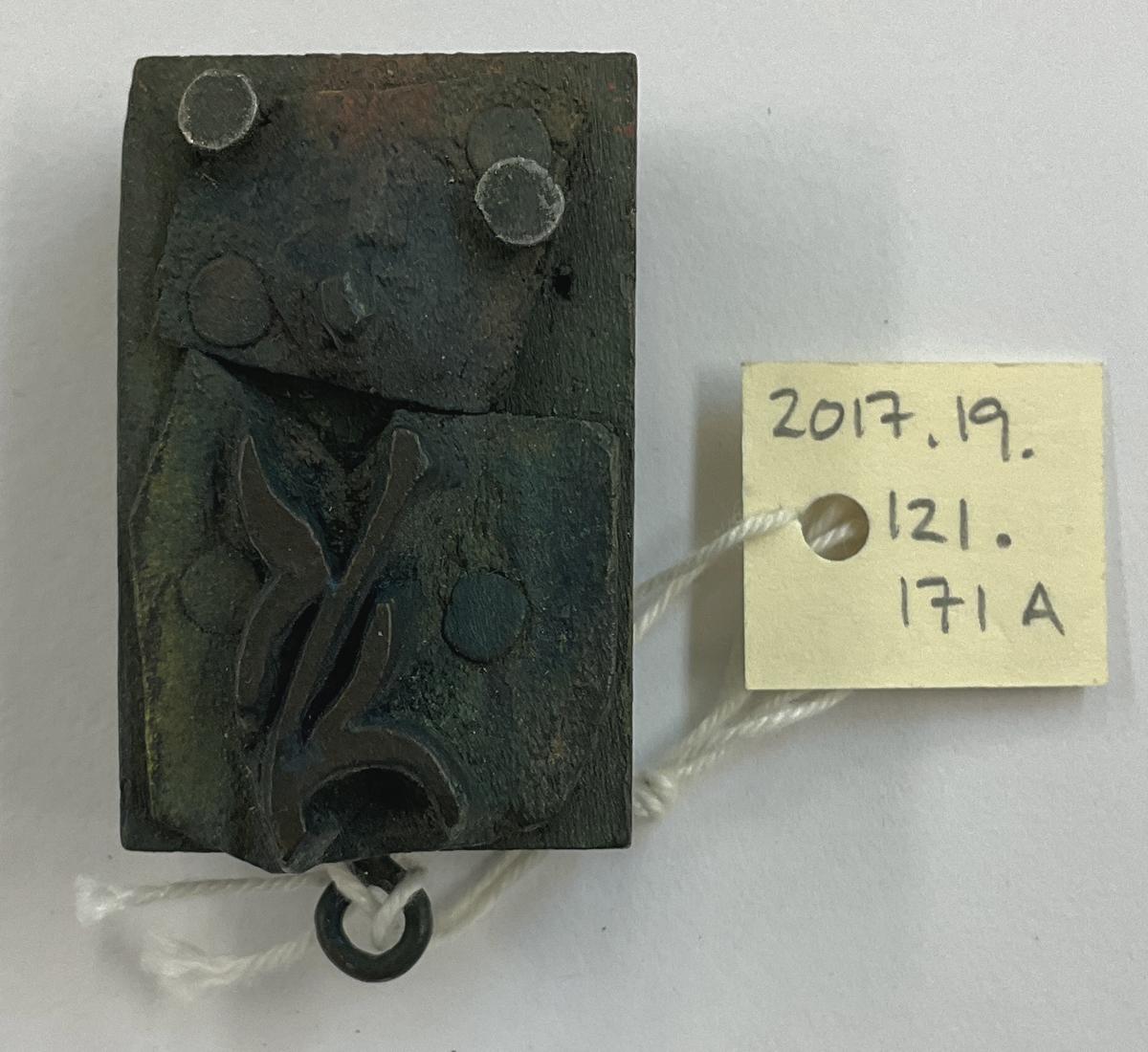 2017.0019.121.171 A Tool (for textiles), Textile printing block, Reg Image, overall