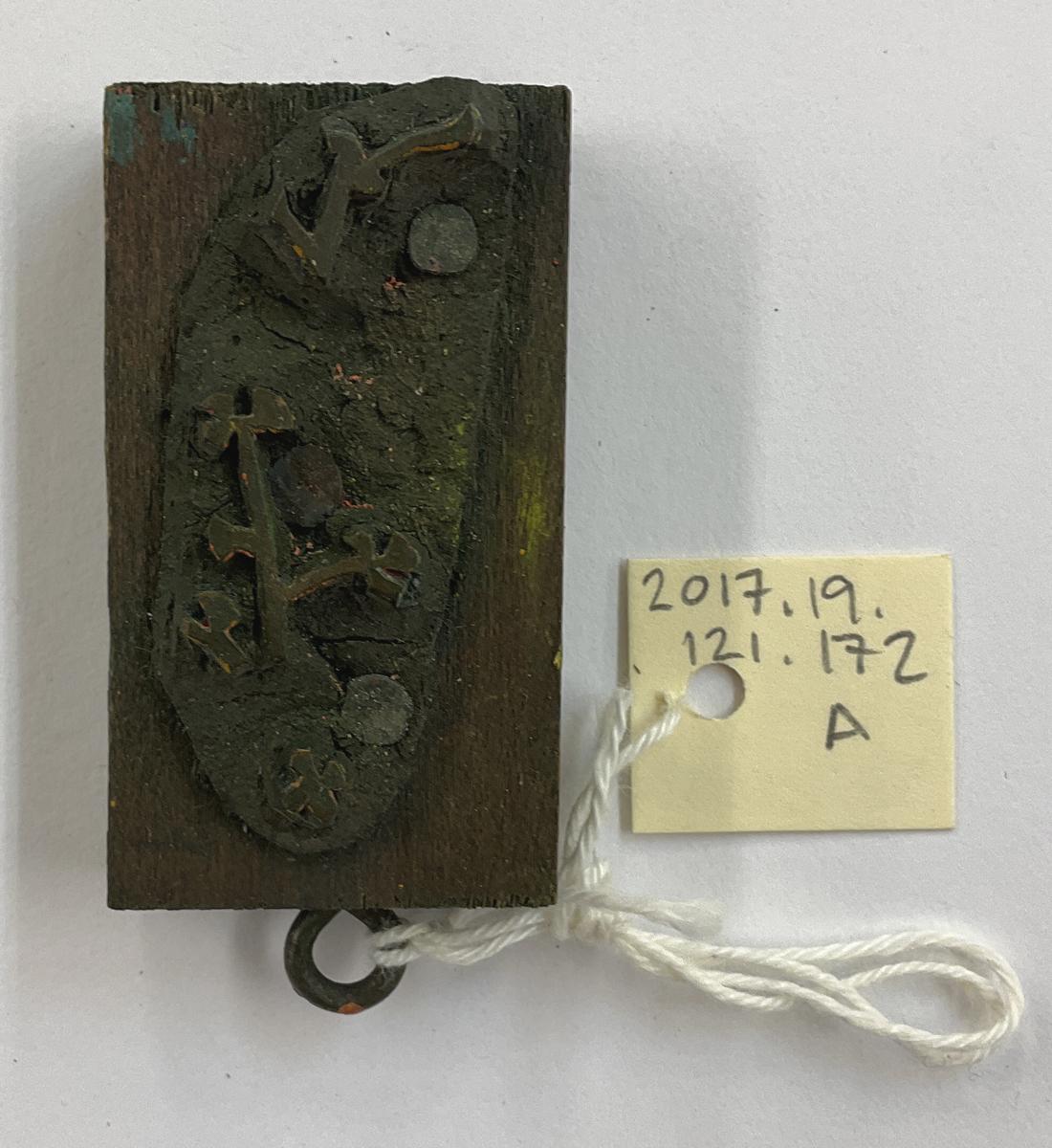 2017.0019.121.172 A Tool (for textiles), Textile printing block, Reg Image, overall