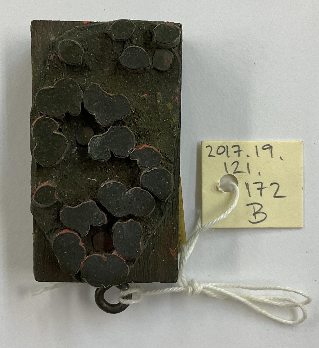 2017.0019.121.172 B Tool (for textiles), Textile printing block, Reg Image, overall