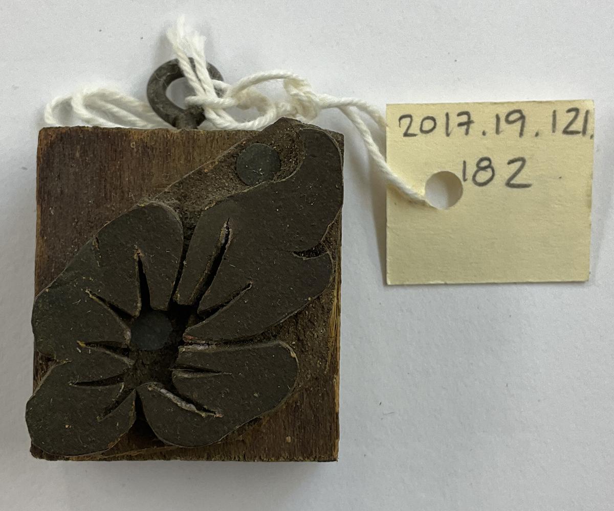 2017.0019.121.182 Tool (for textiles), Textile printing block, Reg Image, overall
