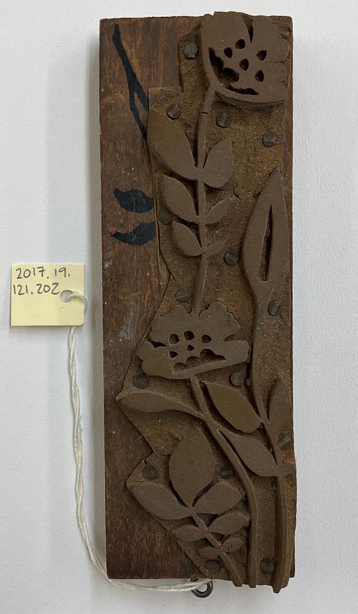 2017.0019.121.202 Tool (for textiles), Textile printing block, Reg Image, overall