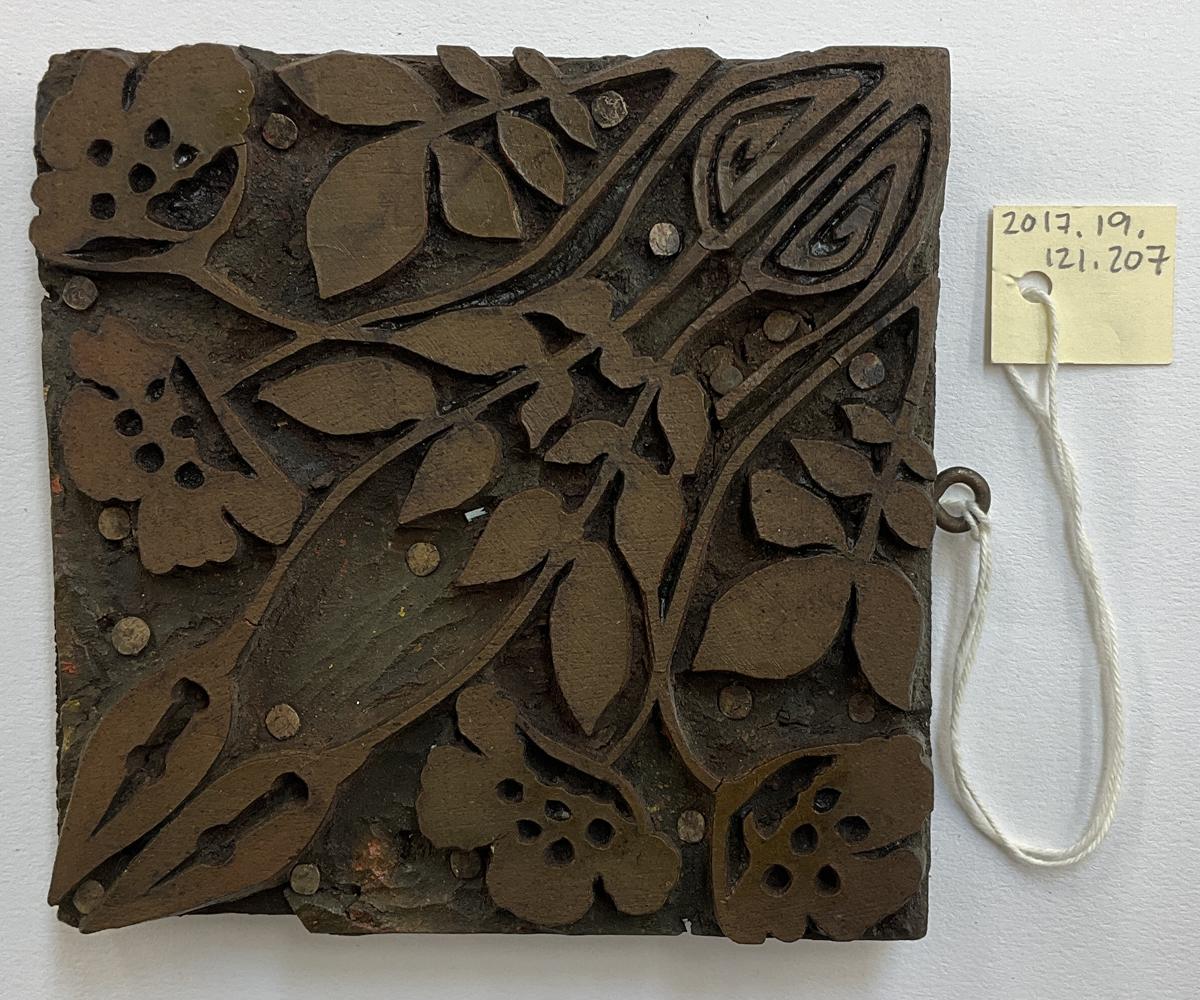 2017.0019.121.207 Tool (for textiles), Textile printing block, Reg Image, overall