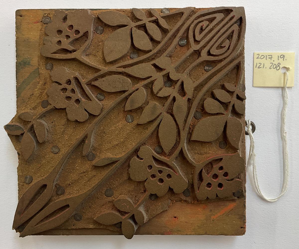 2017.0019.121.208 Tool (for textiles), Textile printing block, Reg Image, overall