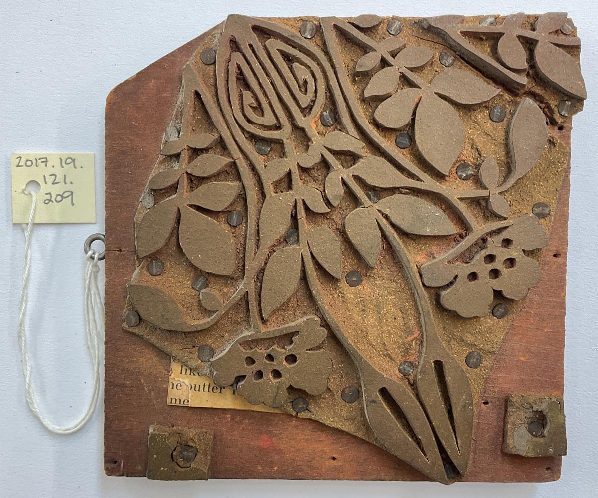 2017.0019.121.209 Tool (for textiles), Textile printing block, Reg Image, overall