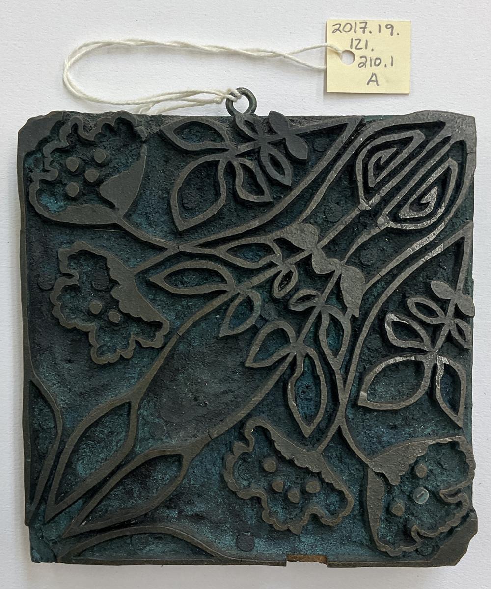 2017.0019.121.210.001 A Tool (for textiles), Textile printing block, Reg Image, overall