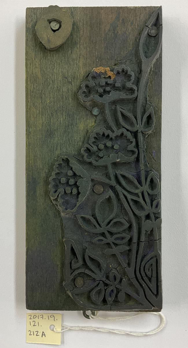 2017.0019.121.212 A Tool (for textiles), Textile printing block, Reg Image, overall