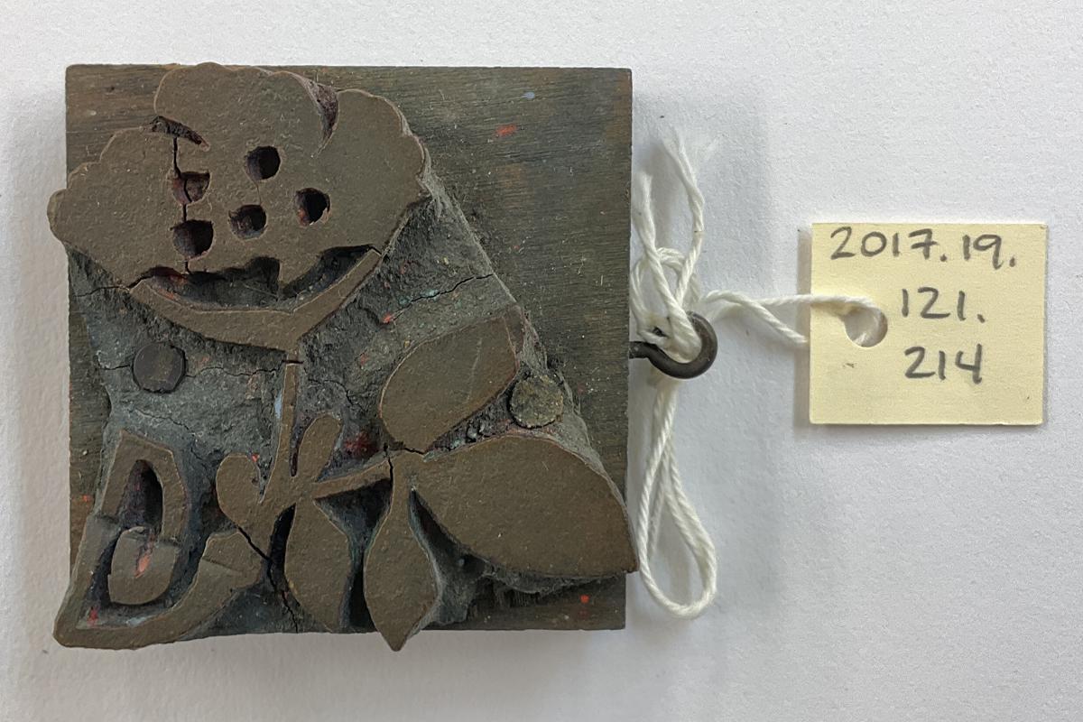 2017.0019.121.214 Tool (for textiles), Textile printing block, Reg Image, overall