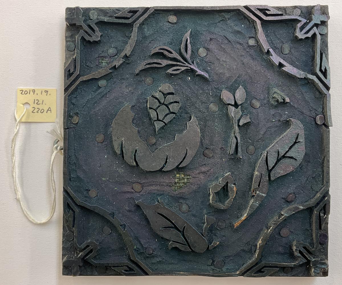 2017.0019.121.220 A Tool (for textiles), Textile printing block, Reg Image, overall