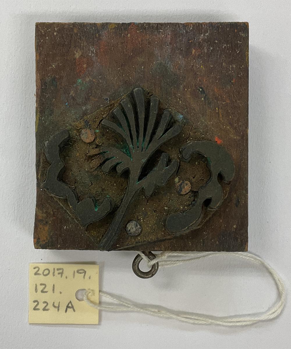 2017.0019.121.224 A Tool (for textiles), Textile printing block, Reg Image, overall