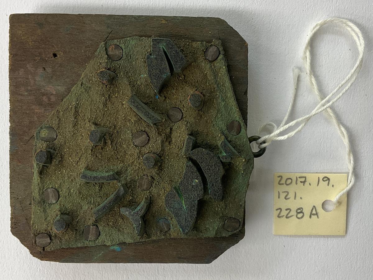 2017.0019.121.228 A Tool (for textiles), Textile printing block, Reg Image, overall