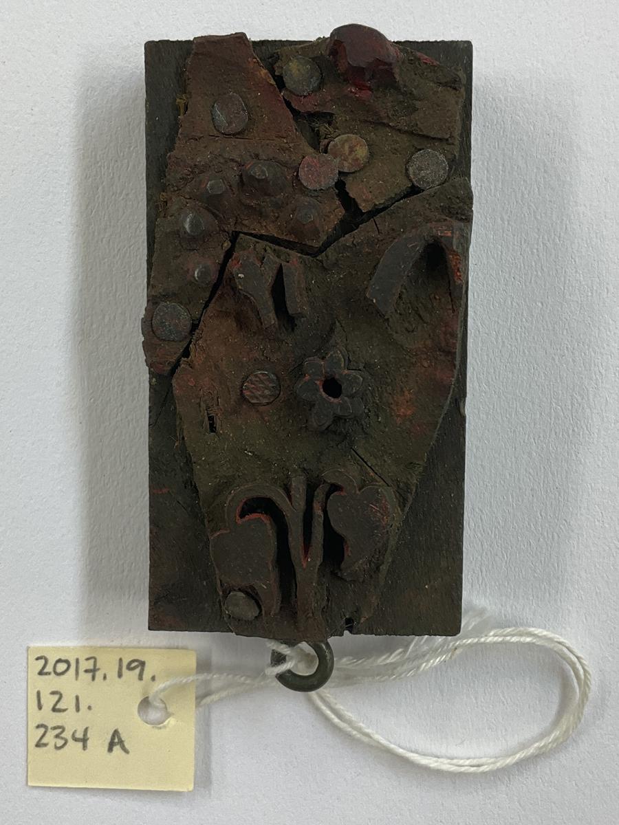 2017.0019.121.234 A Tool (for textiles), Textile printing block, Reg Image, overall