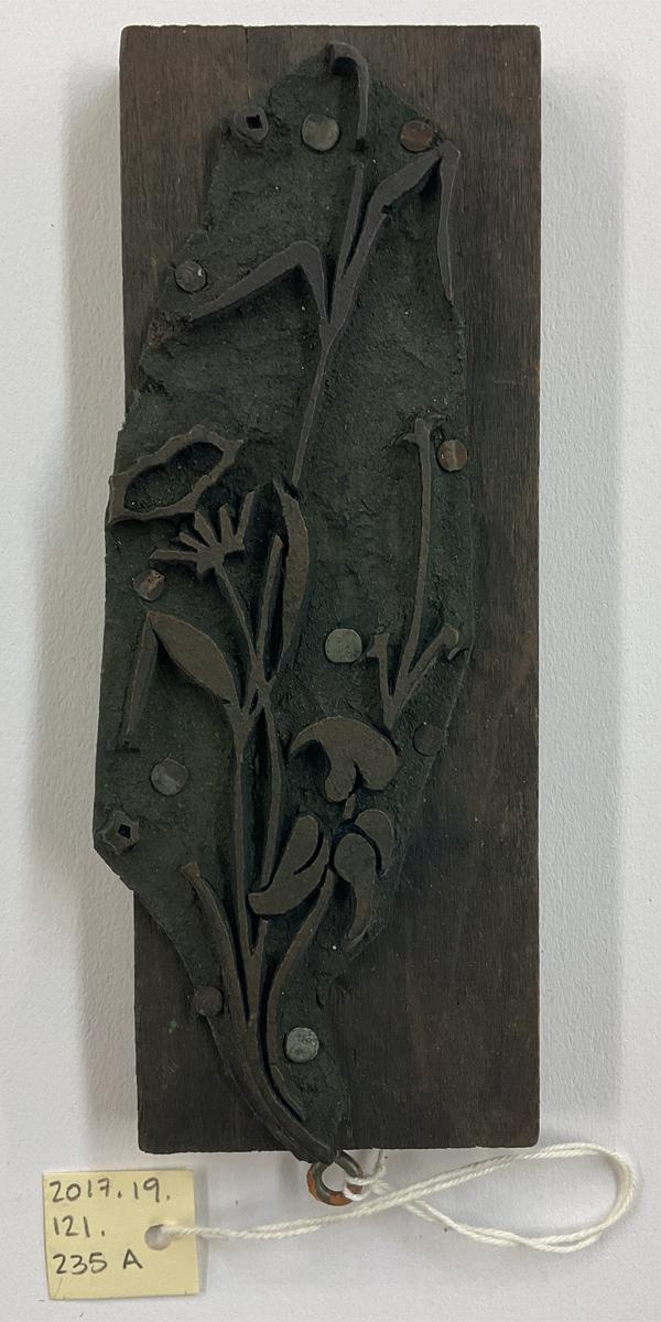 2017.0019.121.235 A Tool (for textiles), Textile printing block, Reg Image, overall