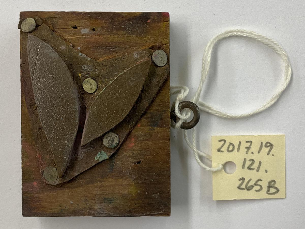 2017.0019.121.265 B Tool (for textiles), Textile printing block, Reg Image, overall