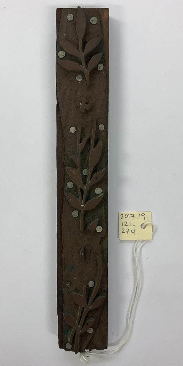 2017.0019.121.274 Tool (for textiles), Textile printing block, Reg Image, overall