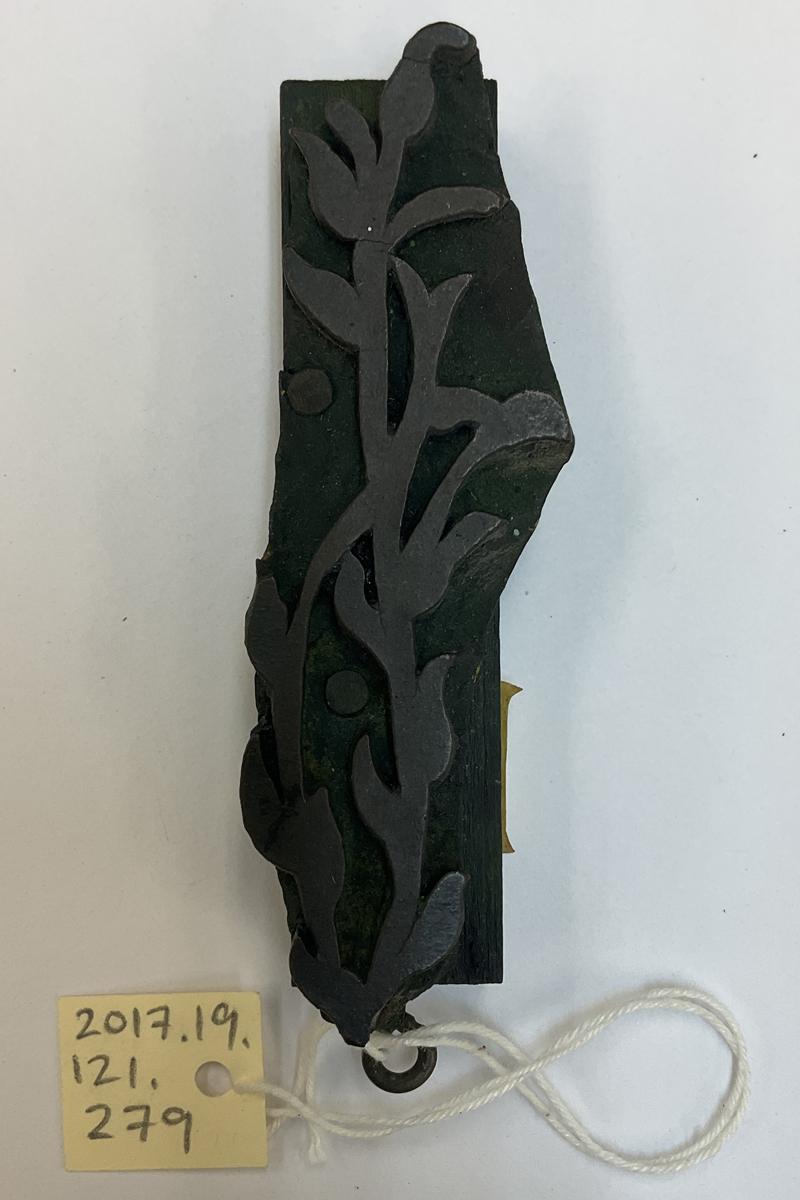 2017.0019.121.279 Tool (for textiles), Textile printing block, Reg Image, overall