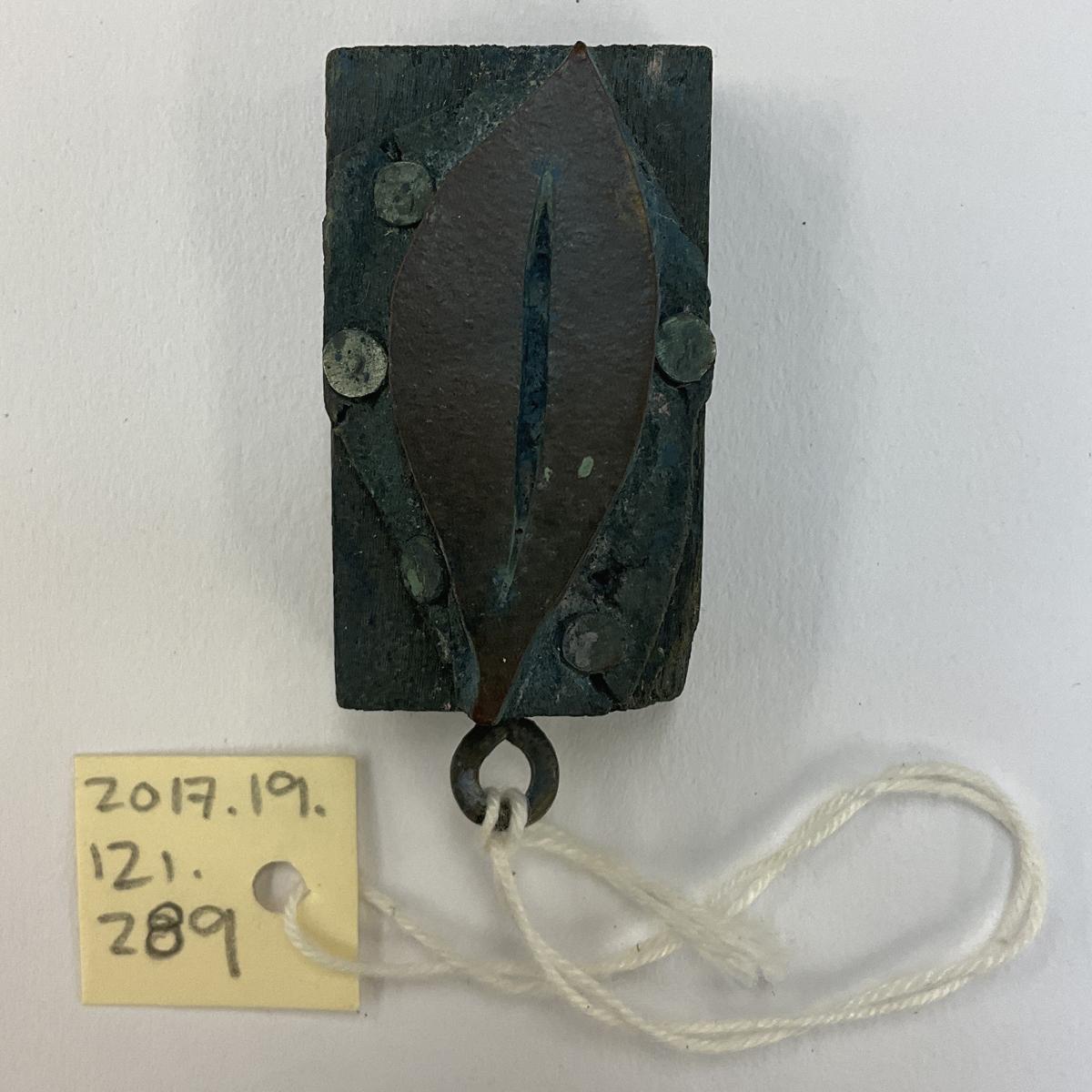 2017.0019.121.289 Tool (for textiles), Textile printing block, Reg Image, overall