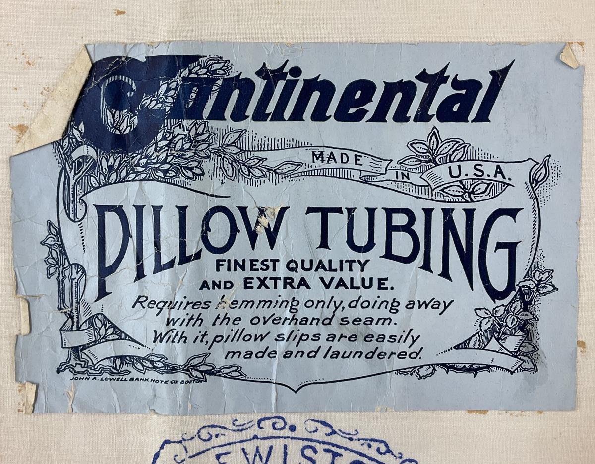 2017.0019.108.011 Pillow tubing, detail 2