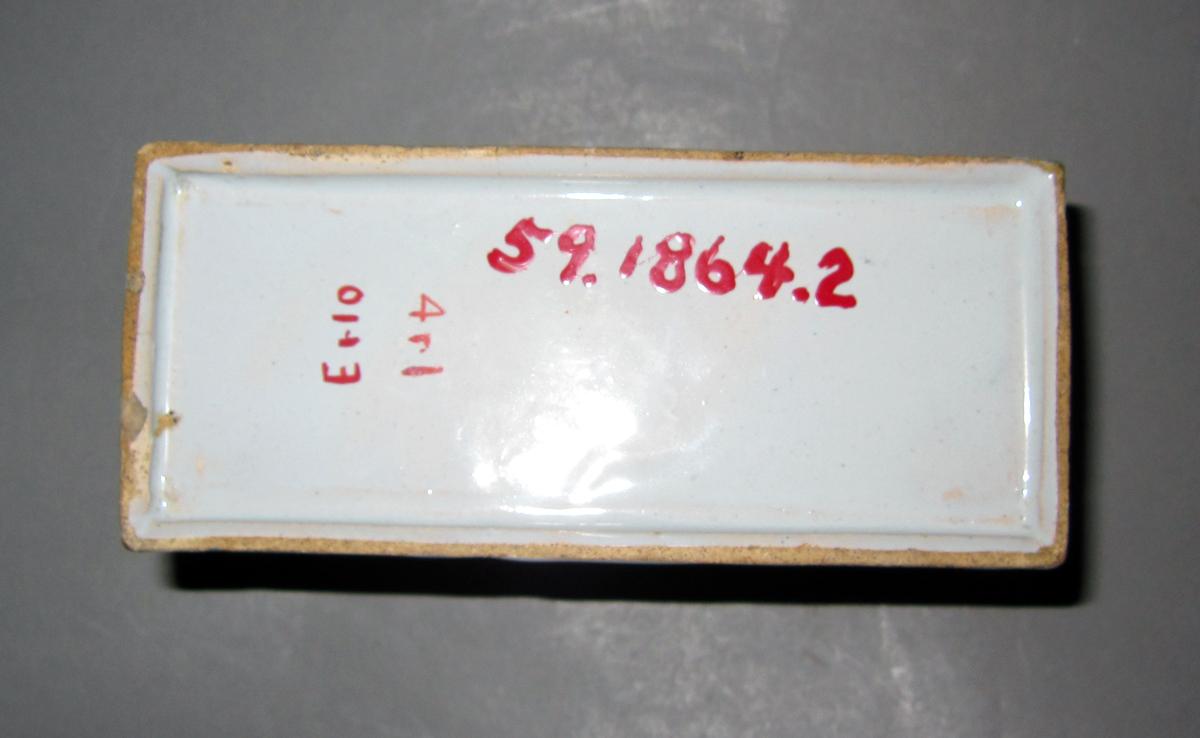 1959.1864.002 Delft flower brick underside