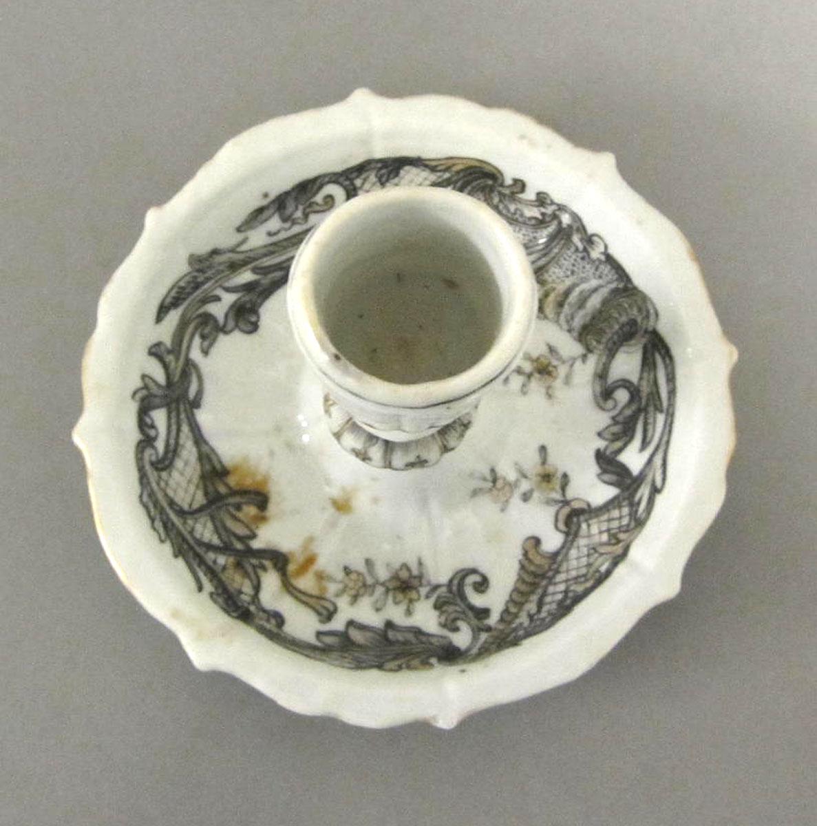1959.1868.001 Porcelain candlestick top