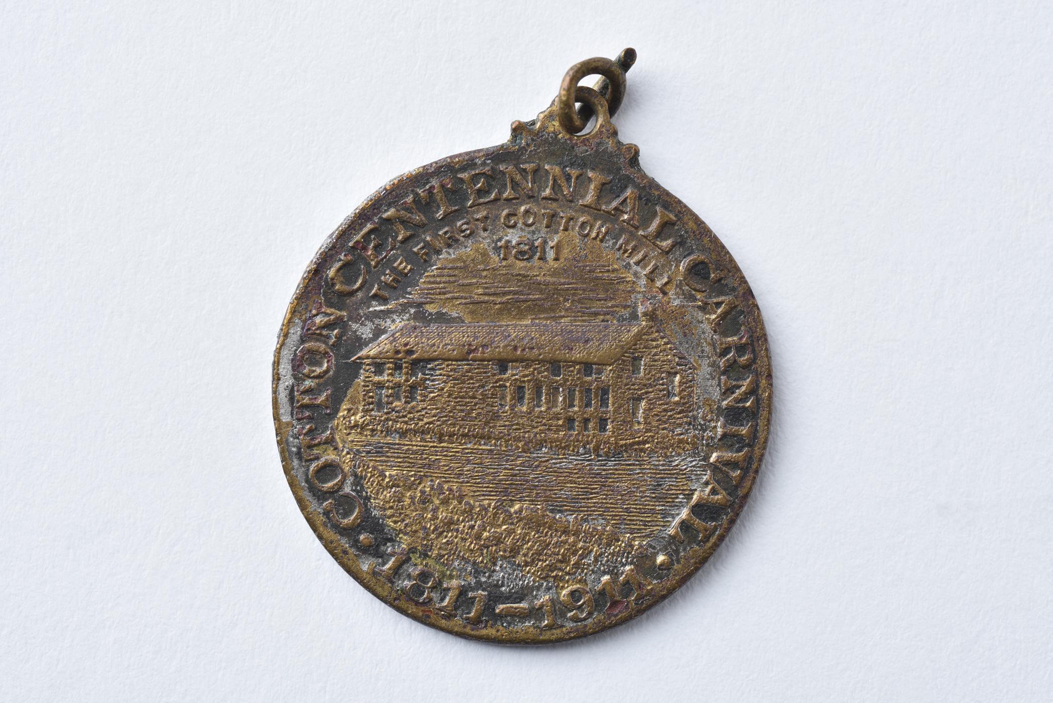2017.0043.014 Medal, view 2