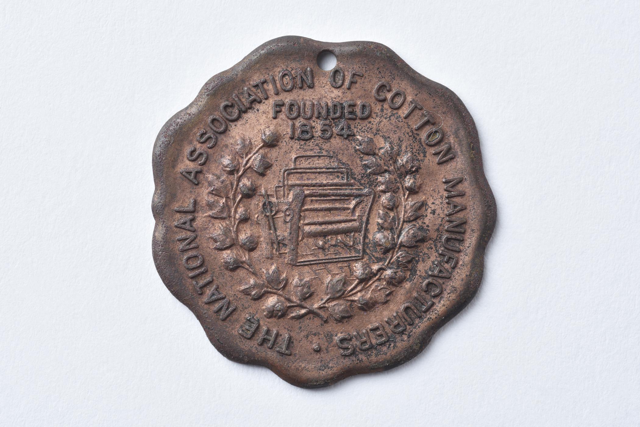 2017.0043.016 Medal, view 1