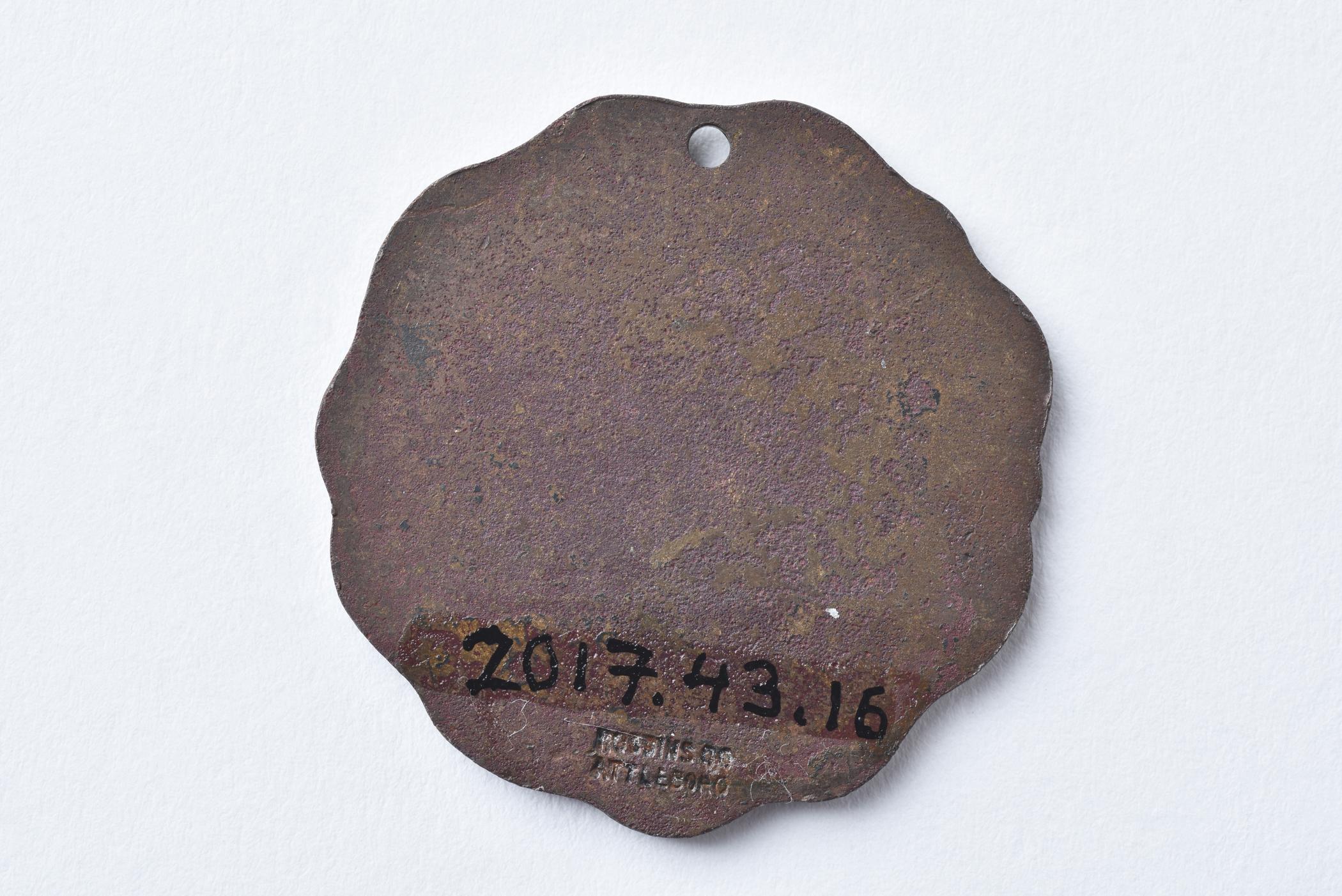 2017.0043.016 Medal, view 2