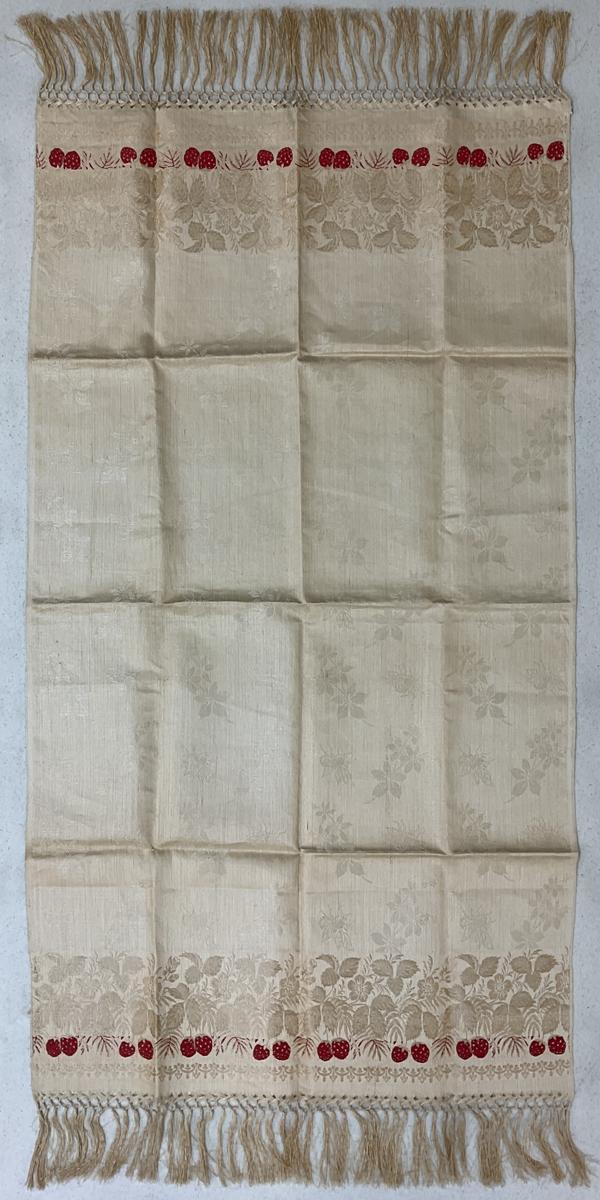 2017.0043.021 Runner, Table runner, Reg Image, overall