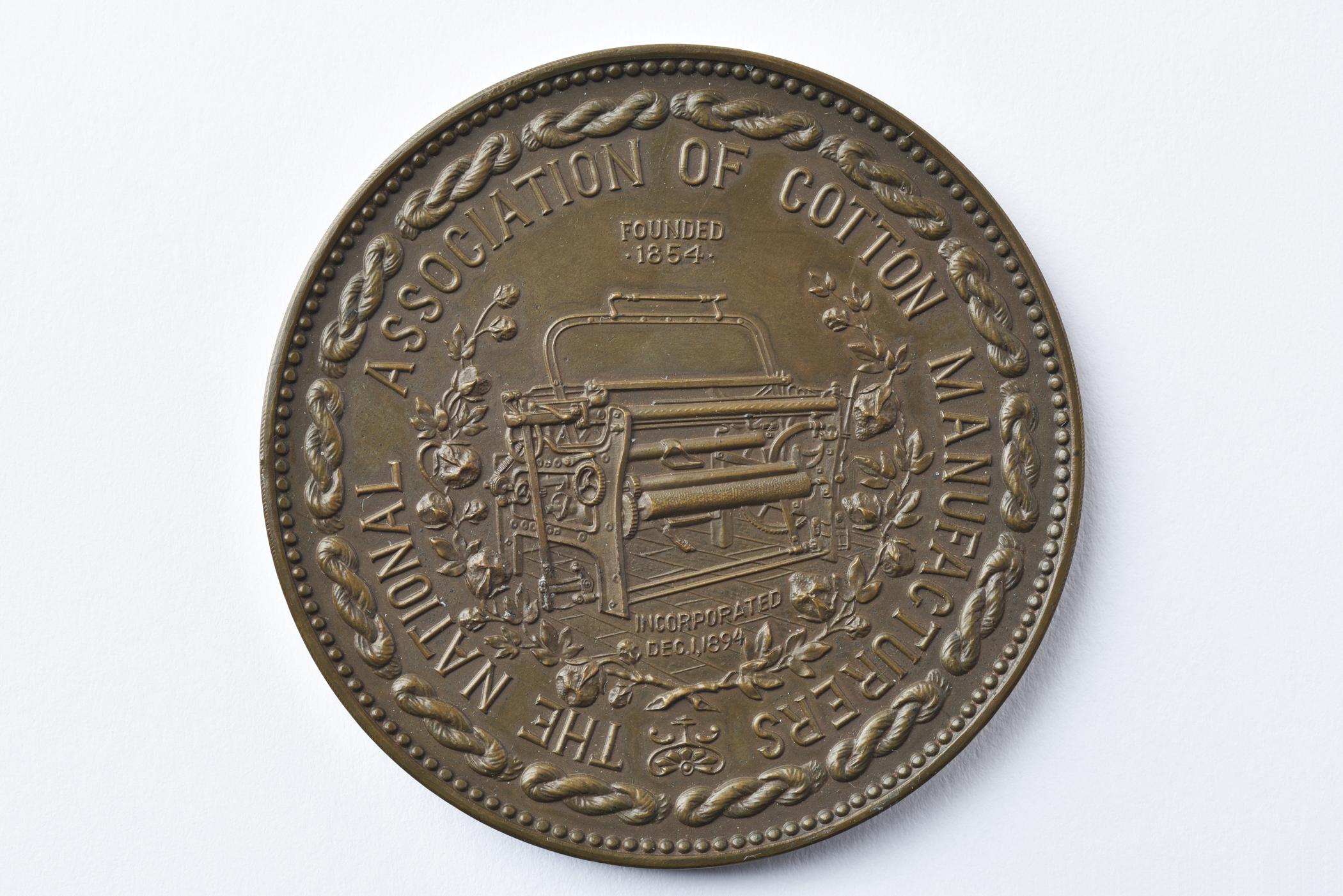 2017.0043.017 B Medal, view 1
