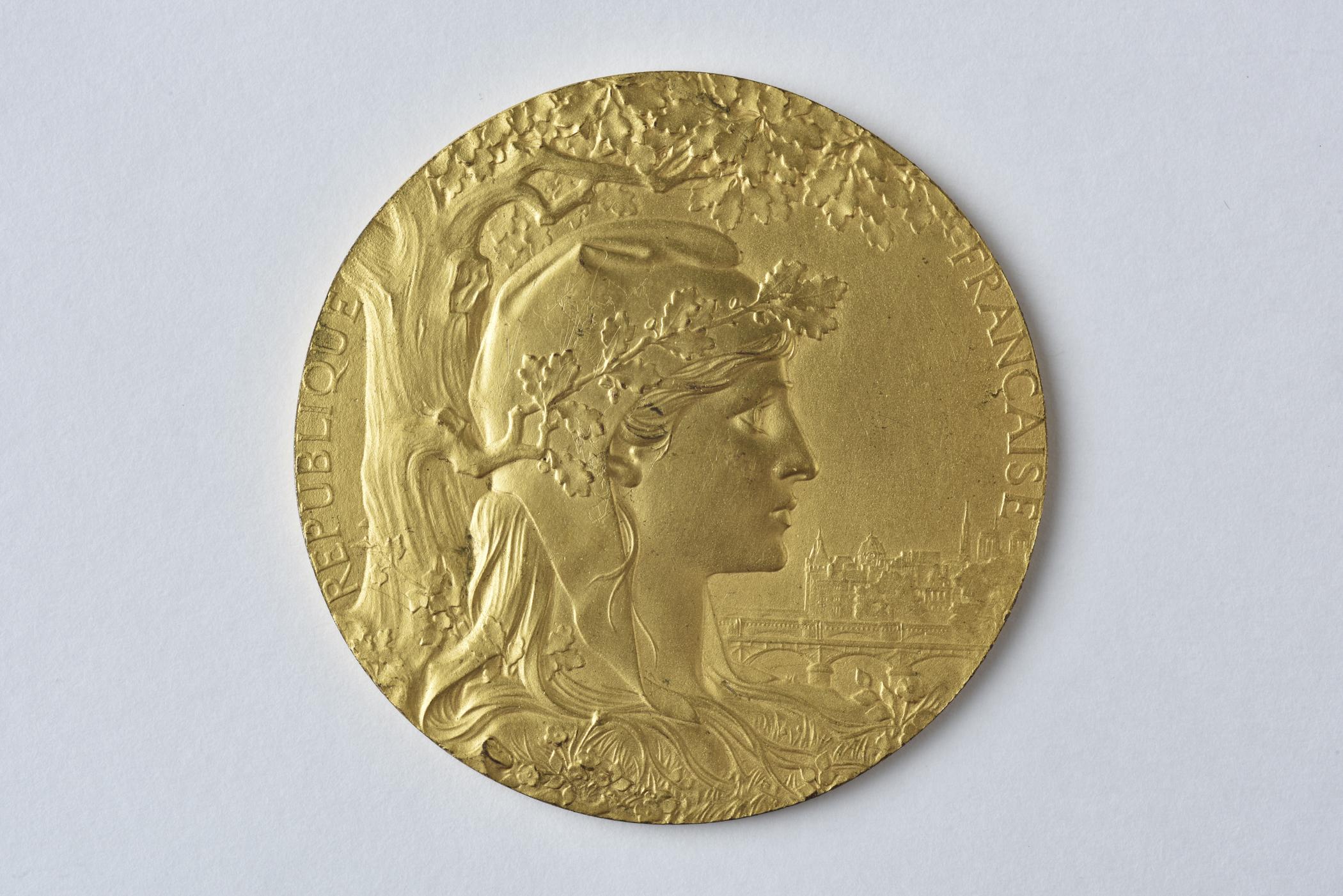 2017.0043.025.001 Medal, view 1
