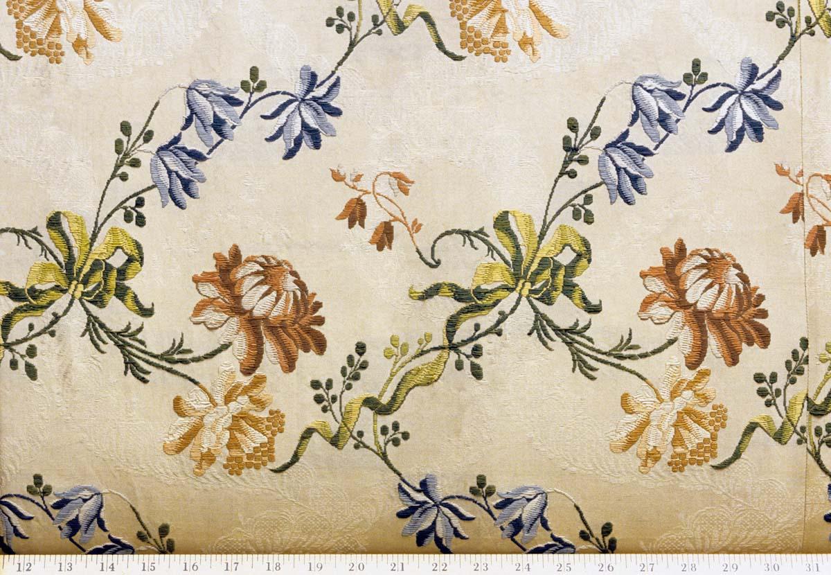 1959.1877 Settee, detail 3