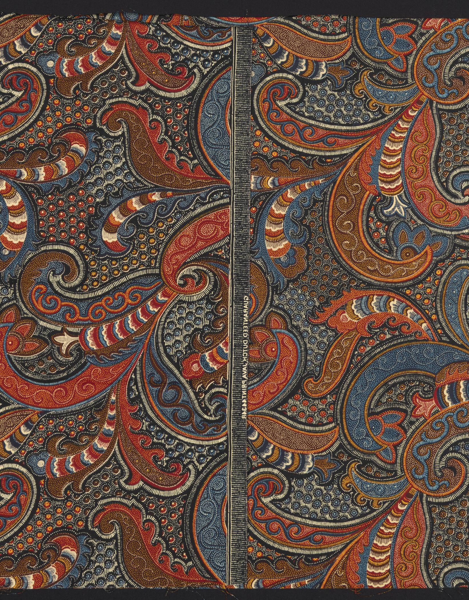 2018.0010.028 Textile fragment, printed, detail 2, reverse and front comparison