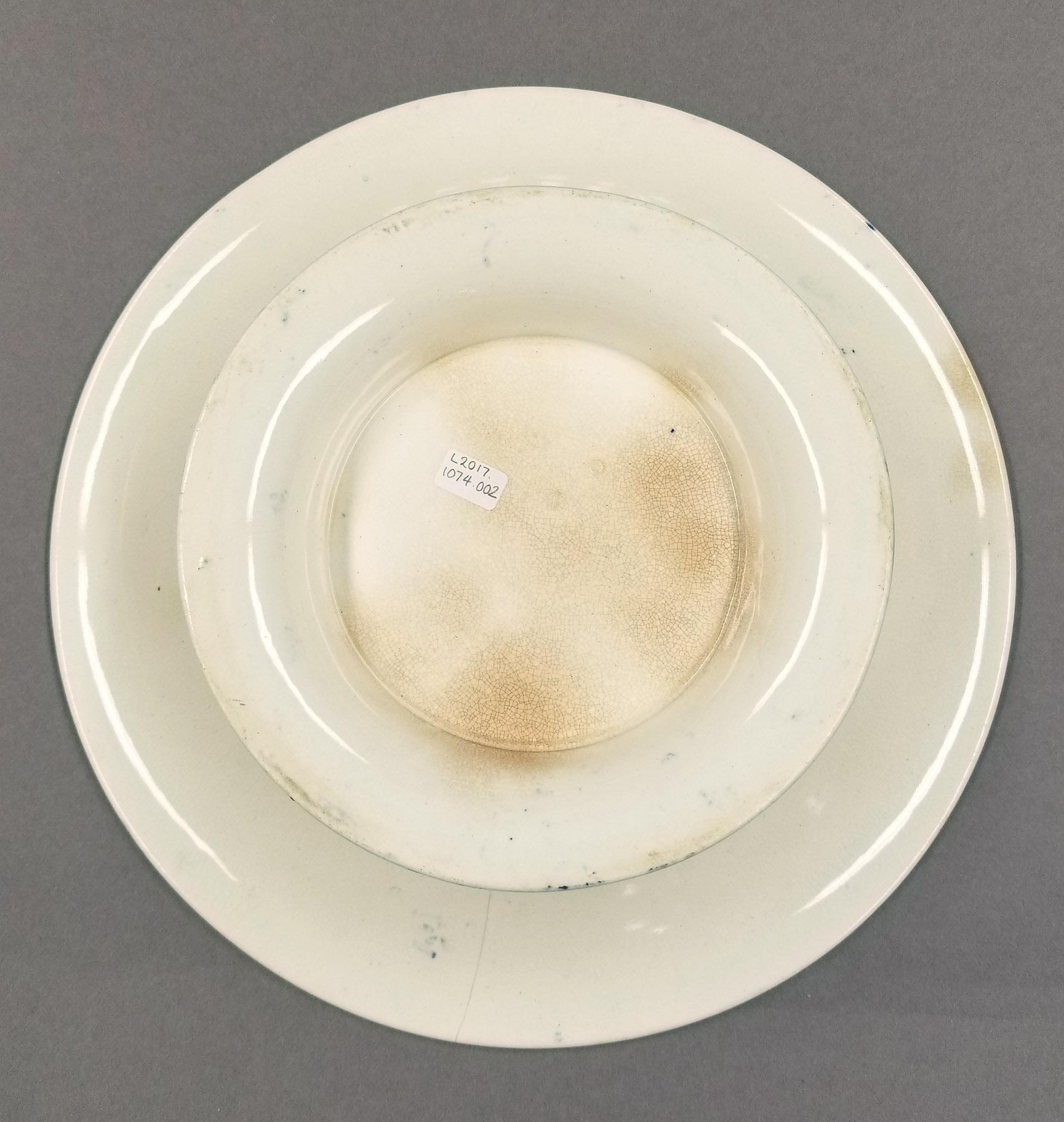 2021.0019.002.001 Dish, view 2, reverse