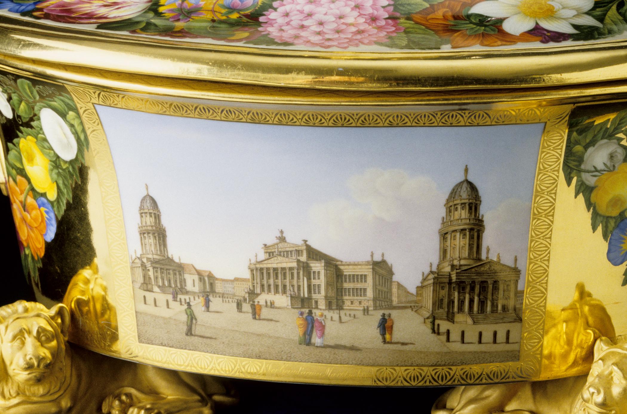 1996.0004.008 A-C Tureen (detail 4)