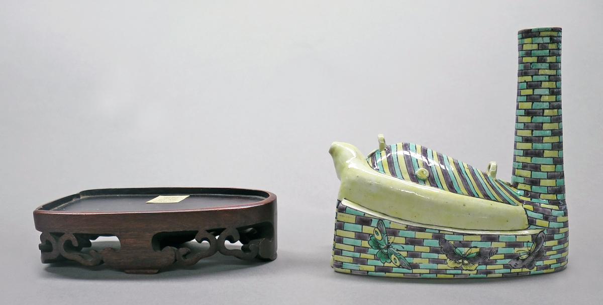 2014.0016.241 A, B Teapot and stand, overall separate