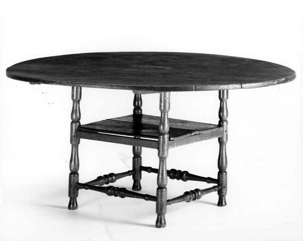 1959.1934 Table, Hutch table