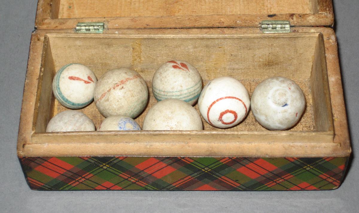 1959.1943 Marbles for bell and the bar (view 3)