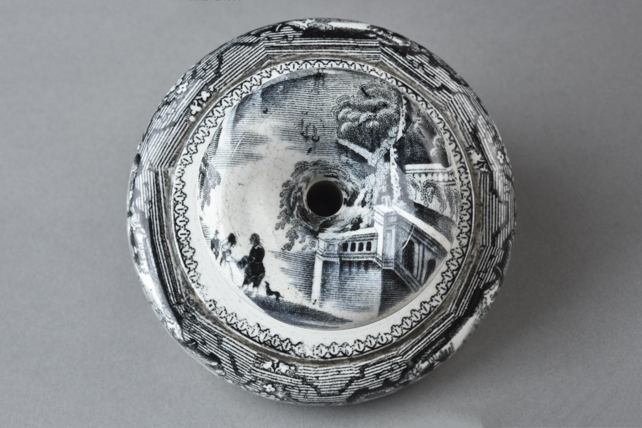 2018.0044.007 Quill holder, view 2