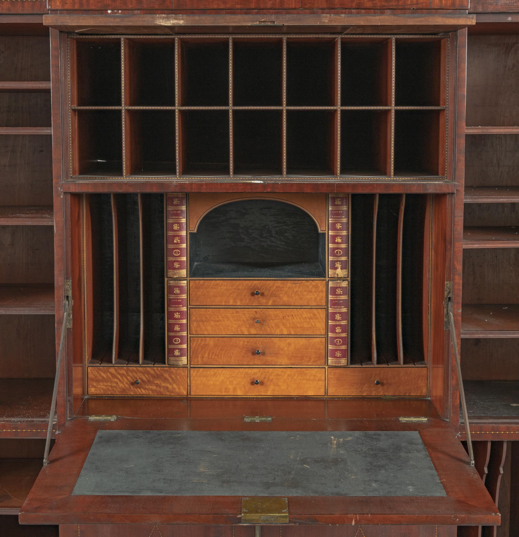 2019.0014.001 Secretary and bookcase, detail 15