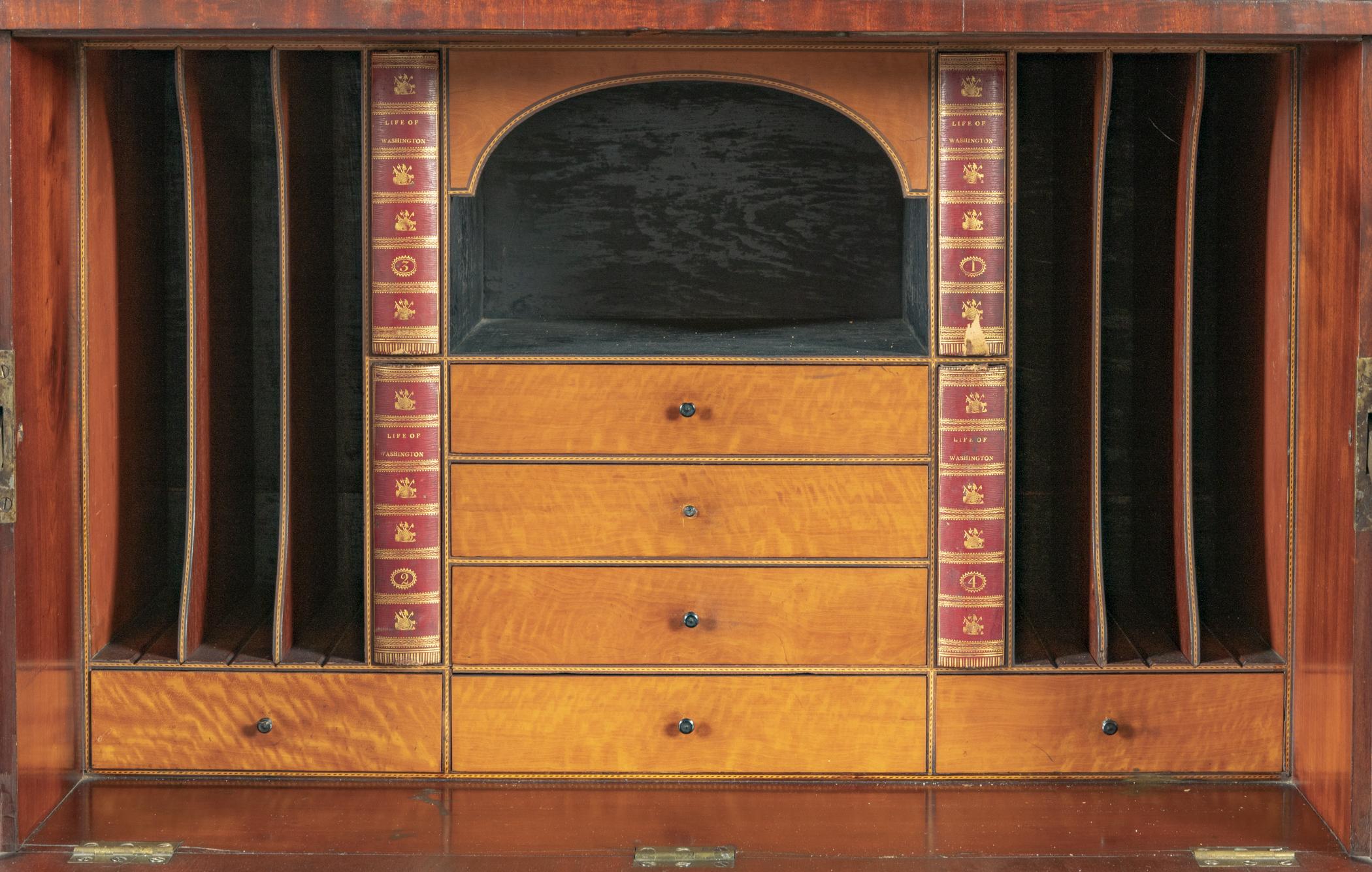2019.0014.001 Secretary and bookcase, detail 16