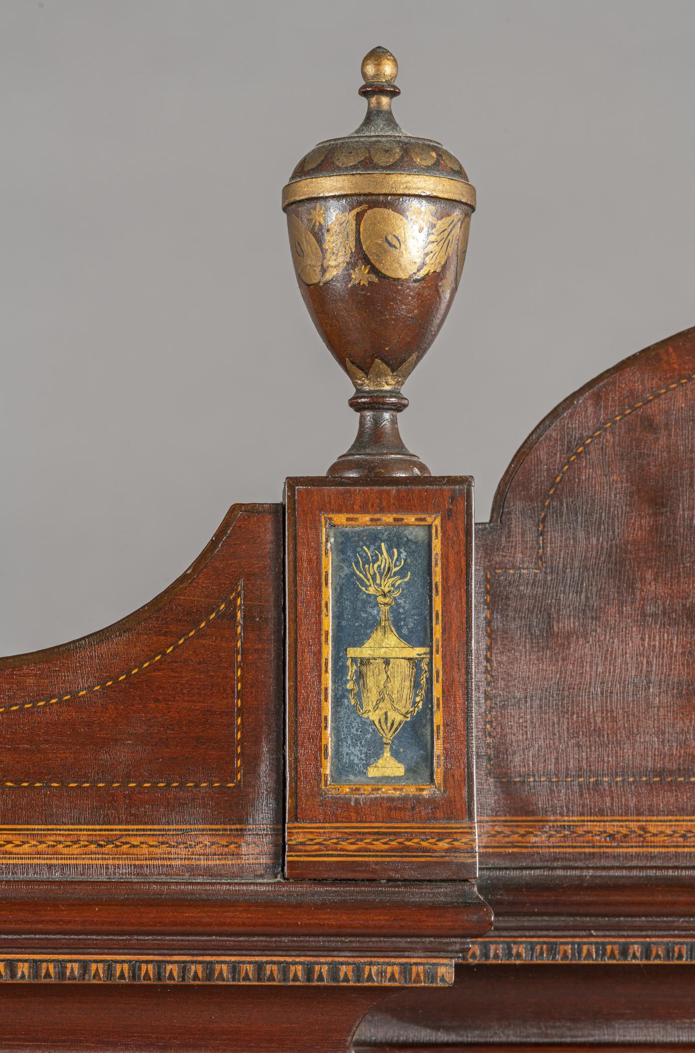 2019.0014.001 Secretary and bookcase, detail 5